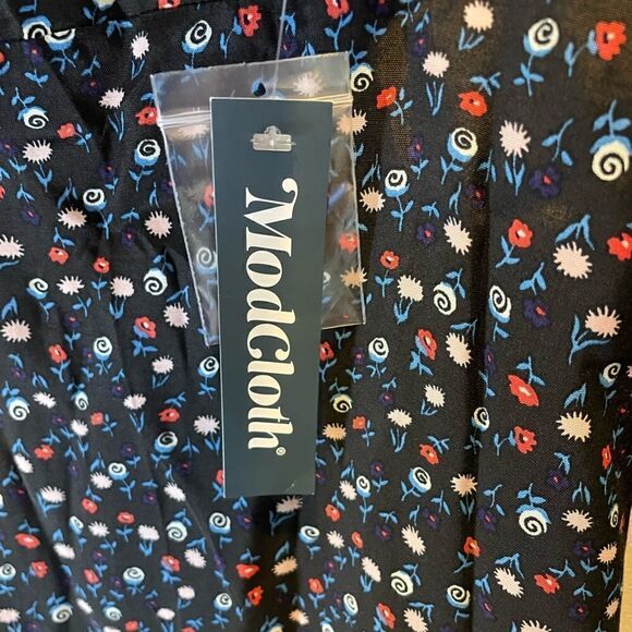 NWT ModCloth A-Line V-Neck Dress - Picture 5 of 6